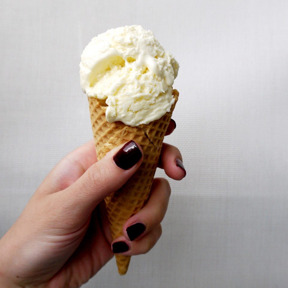 Cremiges Kokoseis ohne Eismaschine - happykitchenstories